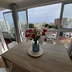 beautiful-sea-views-cozy-apartment-350-m-from-beach.hotelsinnerja.org/
